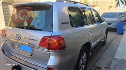 تۆیۆتا لاند کروزەر